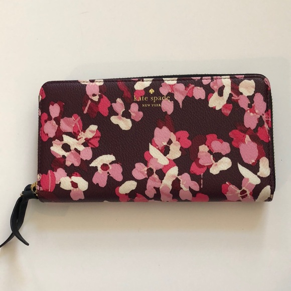 kate spade Handbags - KATE SPADE Wallet